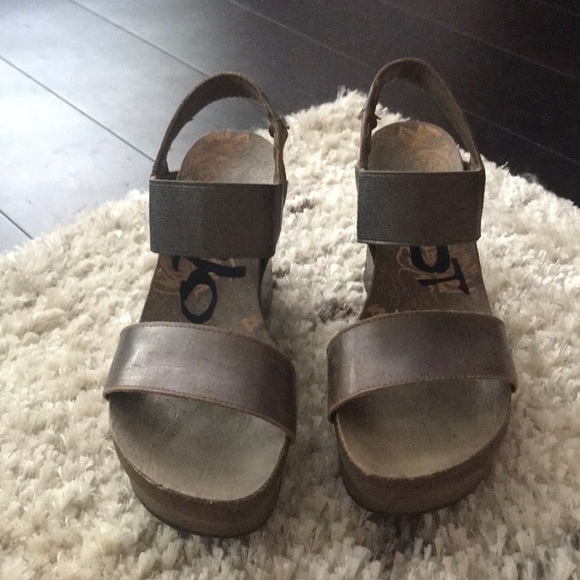 OTBT Leather Wedge Sandals - Picture 1 of 5